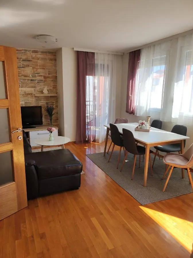 Private Apartment Noemi 스플리트